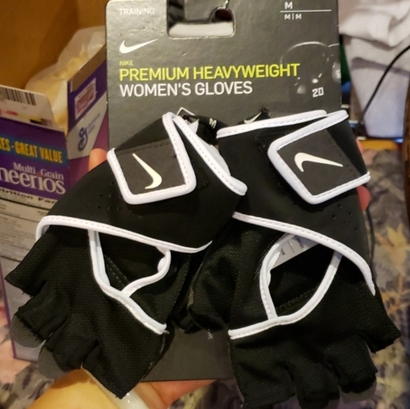 nike heavyweight gloves